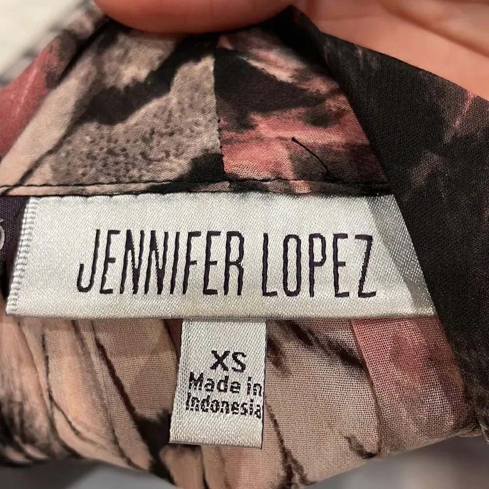 JLo Pink Leopard Print Chiffon Tie Neck Pin tucked Long Sleeve Blouse - Picture 12 of 13